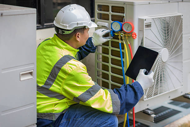 Professional Hvac technician working in Bristow, VA